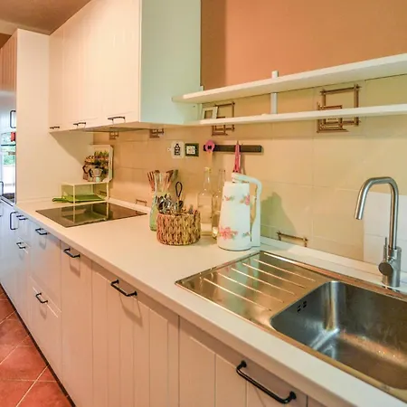 2 Bedroom Gorgeous In Apartment Anghiari